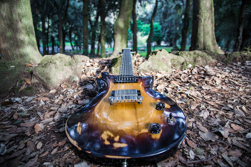 Liuteria Voodoo Guitars Cinecittà