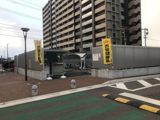 八幡駅前自転車駐車場（西側）