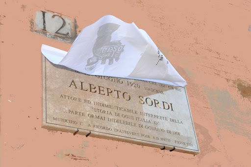 targa commemorativa Alberto Sordi
