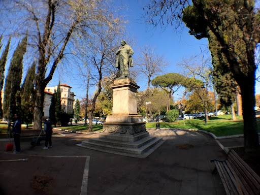 A Pietro Cosa monument