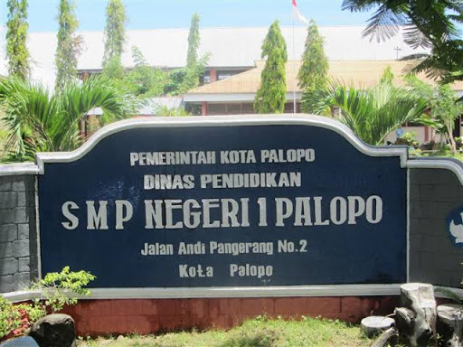 SMP Negeri 1 PALOPO