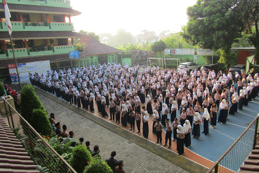 Sekolah Menengah Pertama Negeri 235 Jakarta