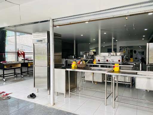 COOKER FACTORY STAINLESS KITCHEN SHOWROOM