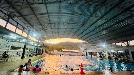 สระว่ายน้ำ Phuket Aquatic swimming pool