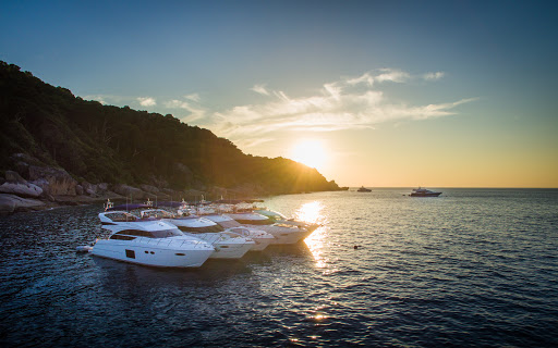 Boat Lagoon Cruises - Luxury Yacht Charter, Thailand, Singapore, Malaysia, Indonesia and Maldives