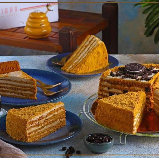Eliana Honey Cake