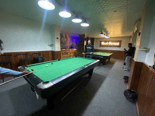 Pool House billiards &cafe