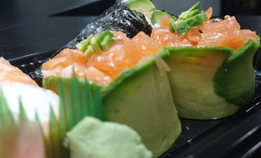 Fresh Lounge Sushi.