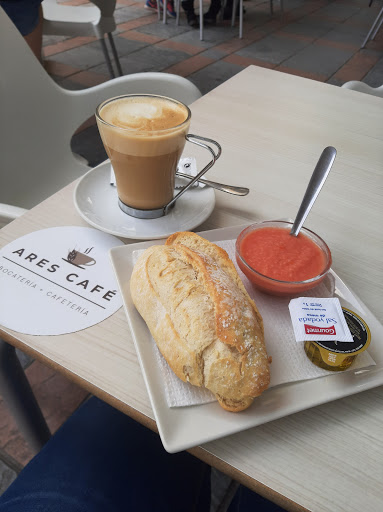 Ares Café Cafetería-Bocatería