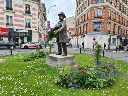 🗿 Statue de Jean Jaurès