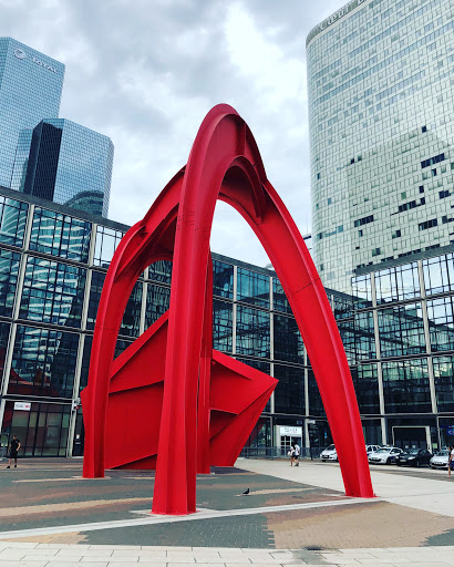Araignée rouge, sculpture de Calder.
