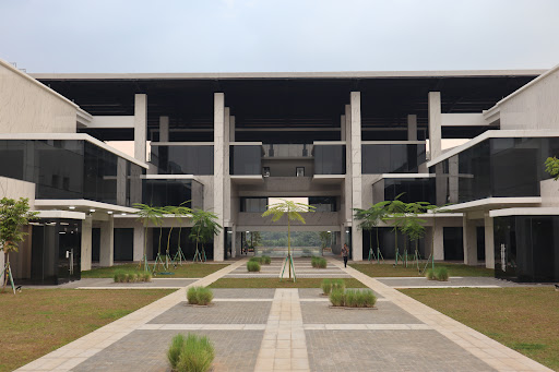 Gedung Fakultas A UIII