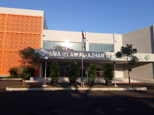 SMA Islam Al-Azhar 18 GranWis