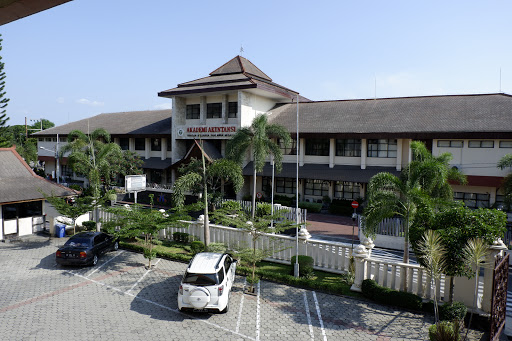 POLITEKNIK YKPN Yogyakarta