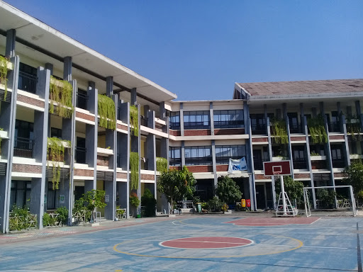 SMP Negeri 61 Surabaya