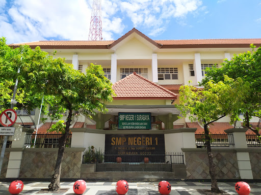 SMP Negeri 1 Surabaya