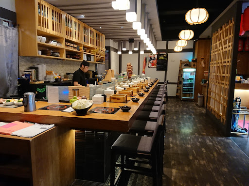 八雲町和牛海鮮鍋物 壽喜燒 生魚片 新莊店