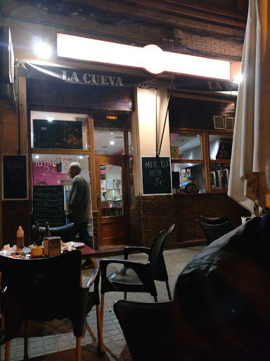 Kebab Bar Pizzería "La Cueva"