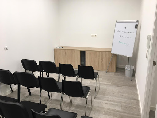 Centro de Negocios Emprendis Juan Llorens. Alquiler de despachos y salas reuniones