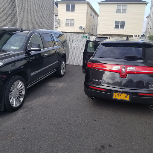EWR Newark Limousines Airport,Corporate and Leisure Car & Limo Service