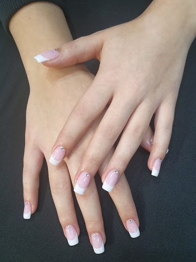 Ozzie Nails and Beauty
