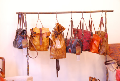 Angel Peña Bags /APñ - Bolsos Personalizados, Luxury Custom Handmade Leather Bags - Leather Backpacks - Leather Accessories