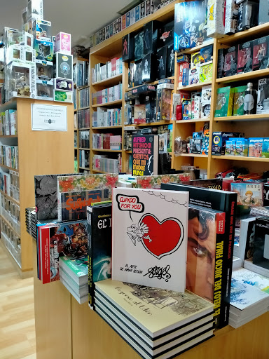 Rara Avis - Tienda de cómics, figuras y juegos en Dos Hermanas, Sevilla