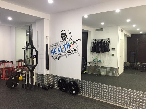 JT TRAINER HEALTH CLUB. Centro de entrenamiento personal en Sevilla. Servicios de: entrenador personal, nutrición deportiva y fisioterapia.