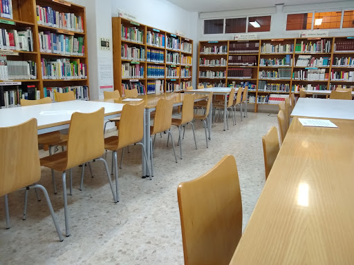 Biblioteca Pública Municipal Luis Cernuda