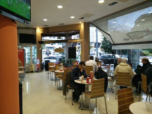Panaderia cafeteria Canela