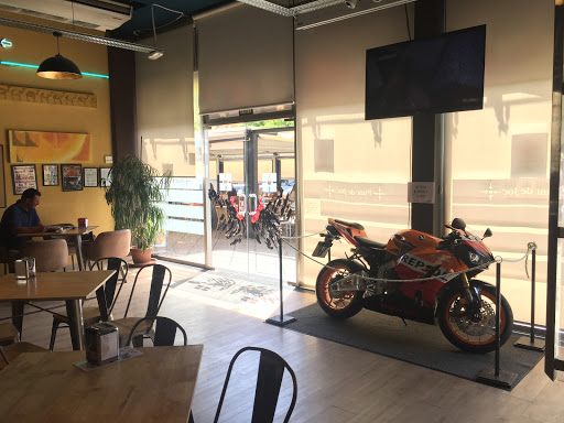 Sport bar Cafetería, Apuestas Deportivas, Local de Juego - Punt De Joc (Ocimax)