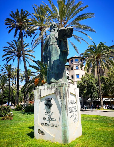 Monument a Ramon Llull