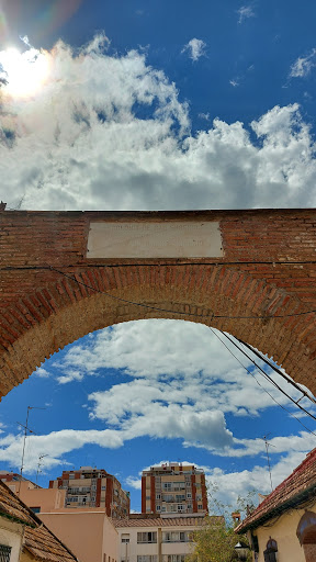 Arco de la Colonia de San Eugenio