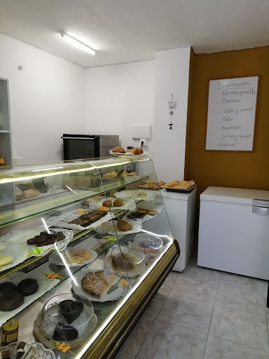 LA VENTANA Take Away Food & Bakery