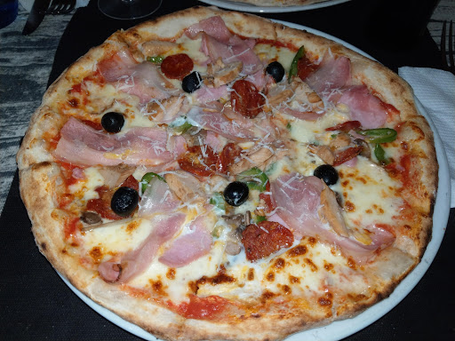 Amici di Napoli Pizzería