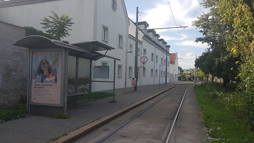 Kaiserebersdorf, Zinnergasse