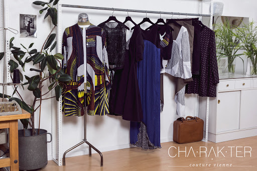 Cha·rạk·ter couture