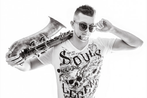Saxophonist & DJ - KAI DAVIS