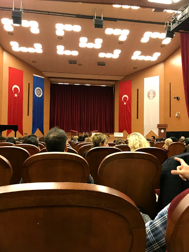 Ord. Prof. Dr. Abdülkadir Noyan Konferans Salonu