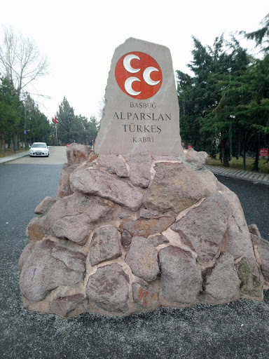 Alparslan Türkeş Kabri