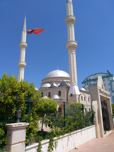 Osman Karakuyu Camii