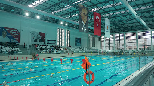 Muratpaşa Belediyesi Süleyman Erol Olimpik Yüzme Havuzu