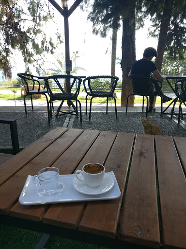 DENİZE KARŞI CAFE