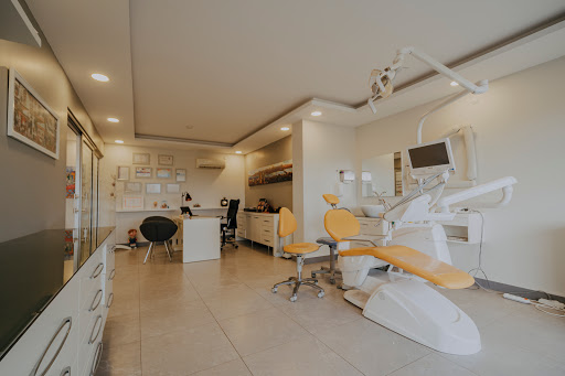 Diş Hekimi Oktay Aykut Engür | Dental Smile Antalya | Gülüş Tasarımı, Estetik Diş Hekimliği, İmplant
