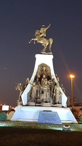 Mustafa Kemal Ataturk Anıtı