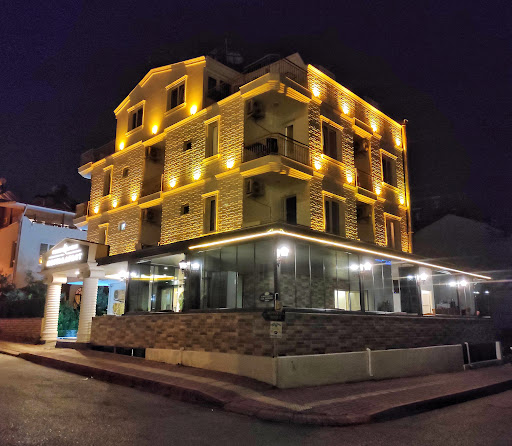 Golden Spark Apart Hotel