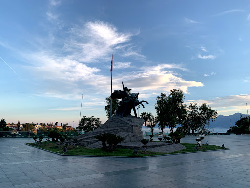 Monumento a Mustafa Kemal Atatürk