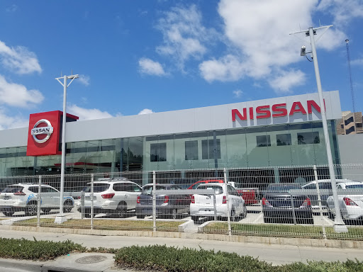 Nissan Baja Río
