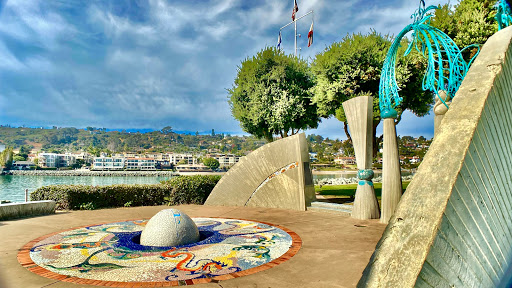 Public Art "Pearl Of The Pacific"