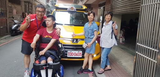 台北新北桃園無障礙計程車平台-輪椅接送車,上下樓,爬梯機,洗腎,回診